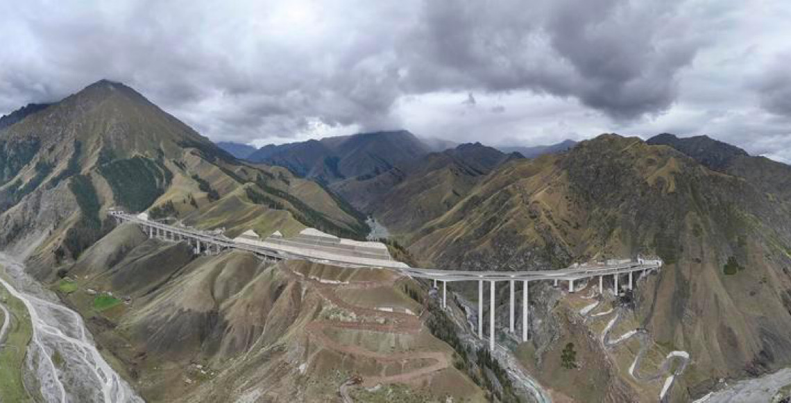 Túnel rodoviário mais longo do mundo será aberto ao tráfego em Xinjiang até o final do ano