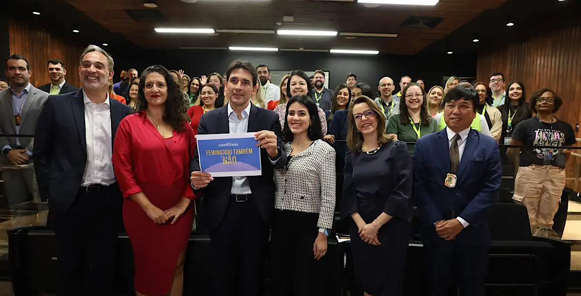 Campanha em aeroportos combate violência contra mulher 
