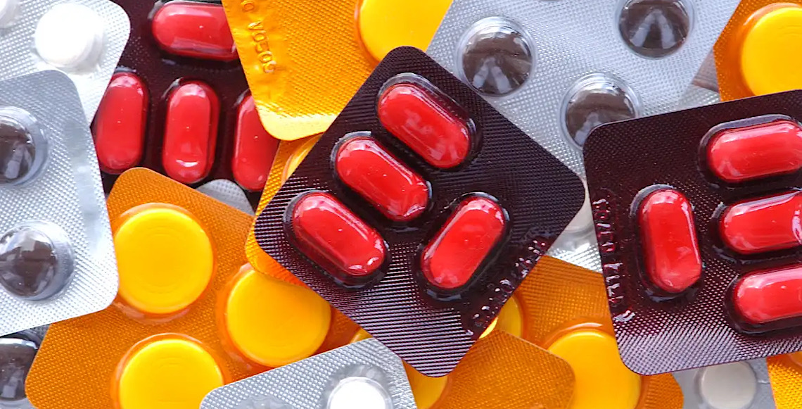 Anvisa proíbe venda e a propaganda de remédios das marcas Needs e da Bwell 