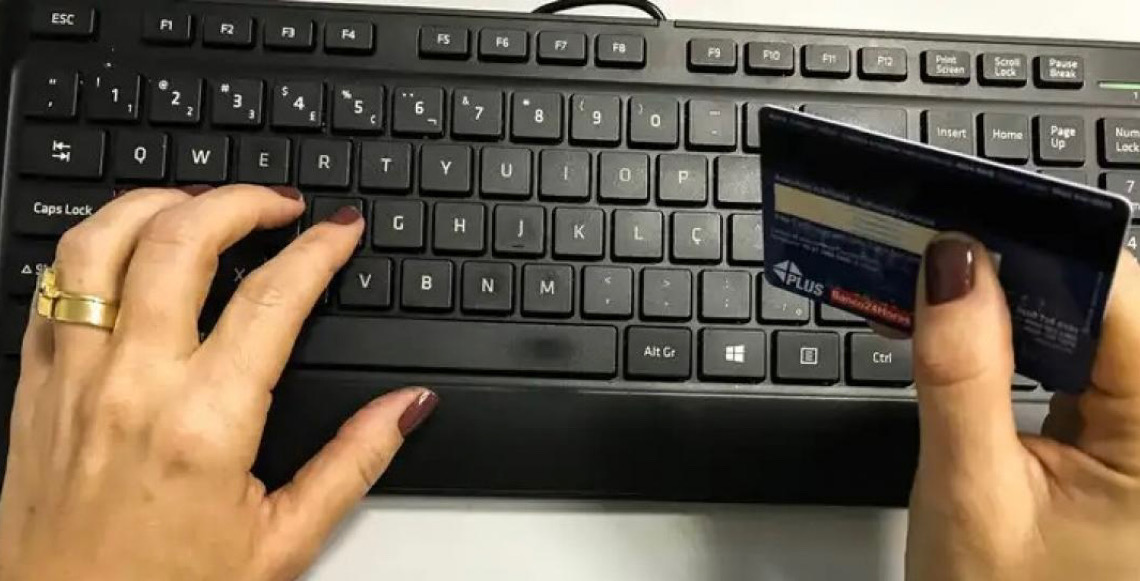 Juros do crédito pessoal e cartão rotativo avançam para as famílias