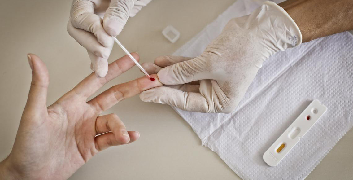 De mãe para filho: DF ganha certificado por boas práticas contra HIV e sífilis