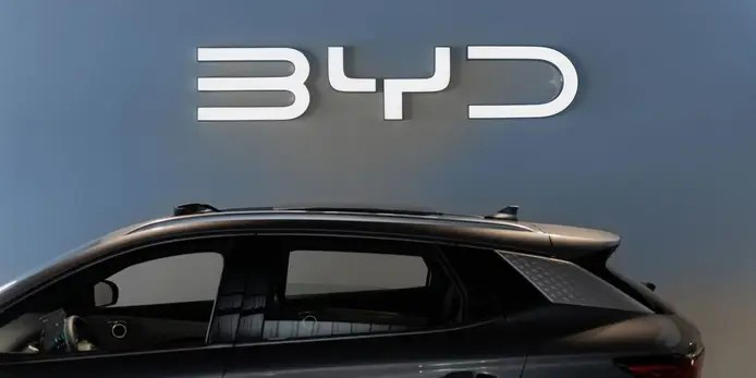 Veículos elétricos chineses ganham popularidade em Portugal, liderados pela BYD