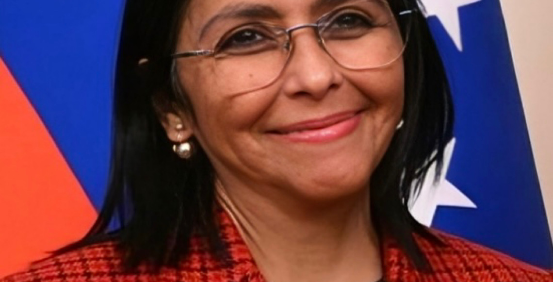 Delcy Rodríguez recebe apoio de militares para comandar Venezuela e é ameaçada por Trump