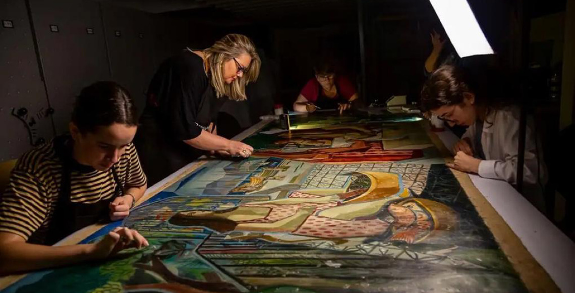 Fragmentos de obras vandalizadas no 8 de Janeiro de 2023 são transformados em arte