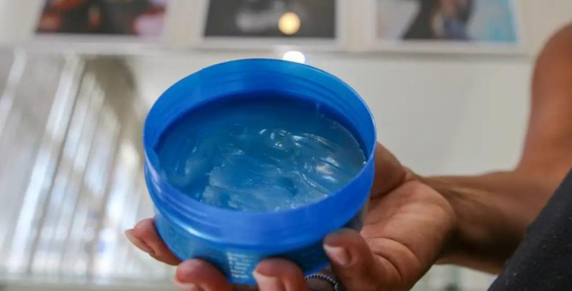 Anvisa apresenta dicas de segurança no uso de pomadas e pastas modeladoras de cabelos