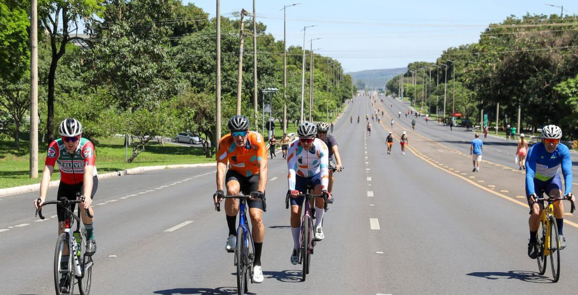 Governo do DF lança Rota do Cicloturismo e miniguia para pedalar por Brasília
