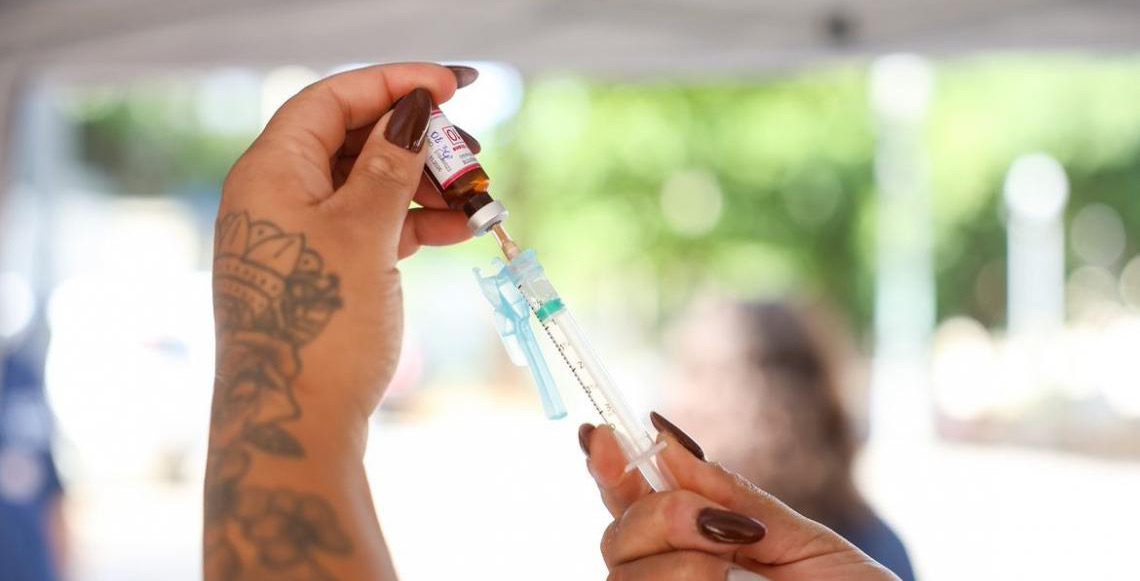Sistema Único de Saúde vai vacinar profissionais de saúde em todo país contra dengue em fevereiro