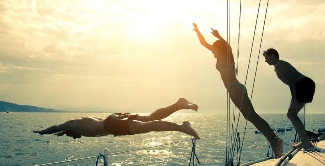 Mergulho em água rasa, comuns no verão, pode causar lesões graves e irreversíveis, segundo SBC