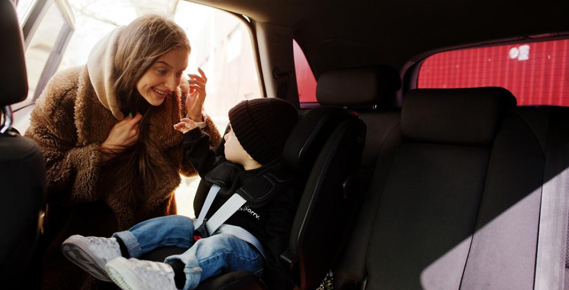 Bebê conforto: Inmetro alerta o que observar na compra e uso para segurança da criança no carro
