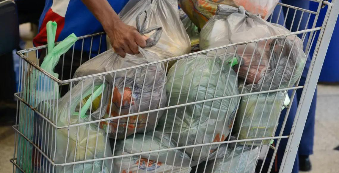 O preço da cesta básica cai em todas as capitais brasileiras no 2º semestre de 2025