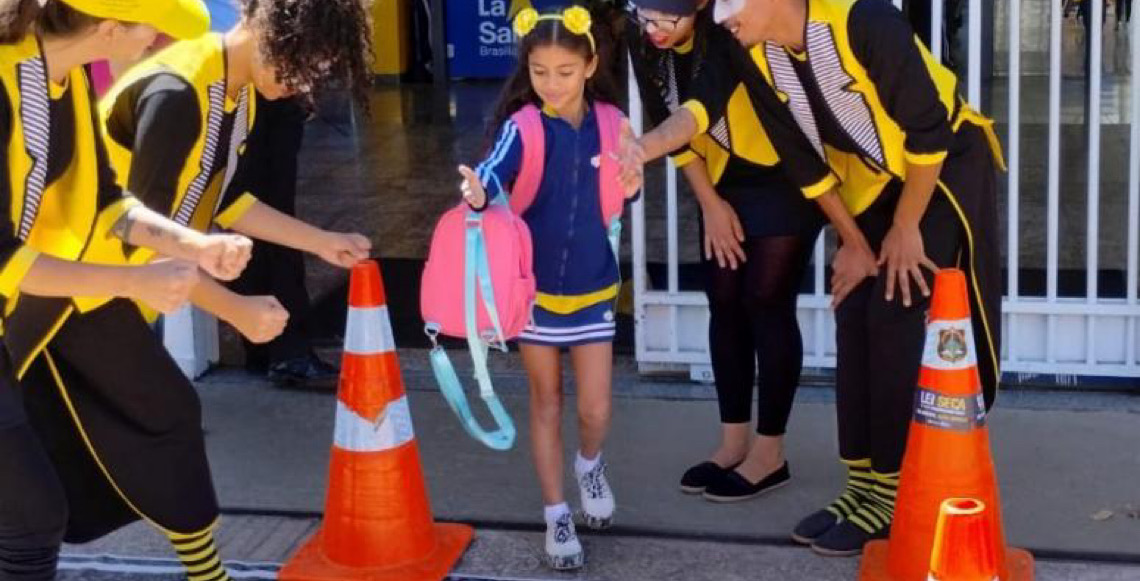 Volta às aulas exige atenção às regras de trânsito nas escolas do Distrito Federal