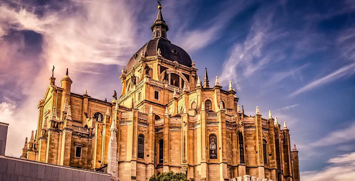 Espanha anuncia plano para regularizar 500 mil migrantes