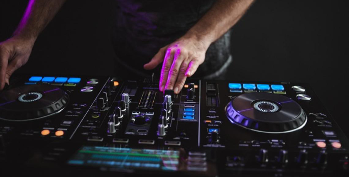 Edição especial do M.urb Lab oferece oficinas gratuitas de DJ e storymaker no Distrito Federal