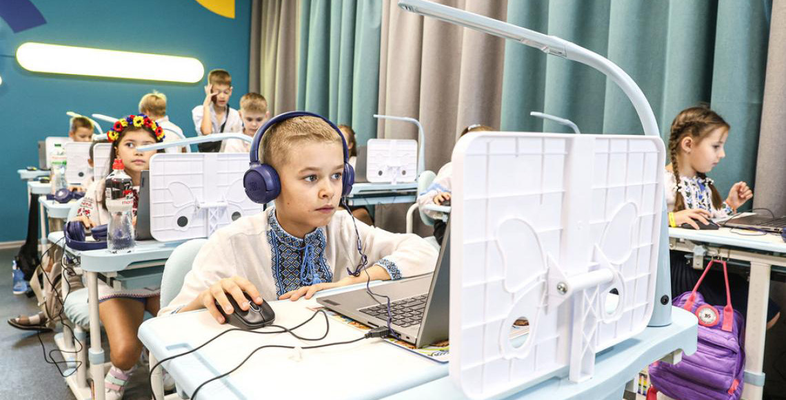 Unesco alerta que a inteligência artificial nunca poderá substituir os professores