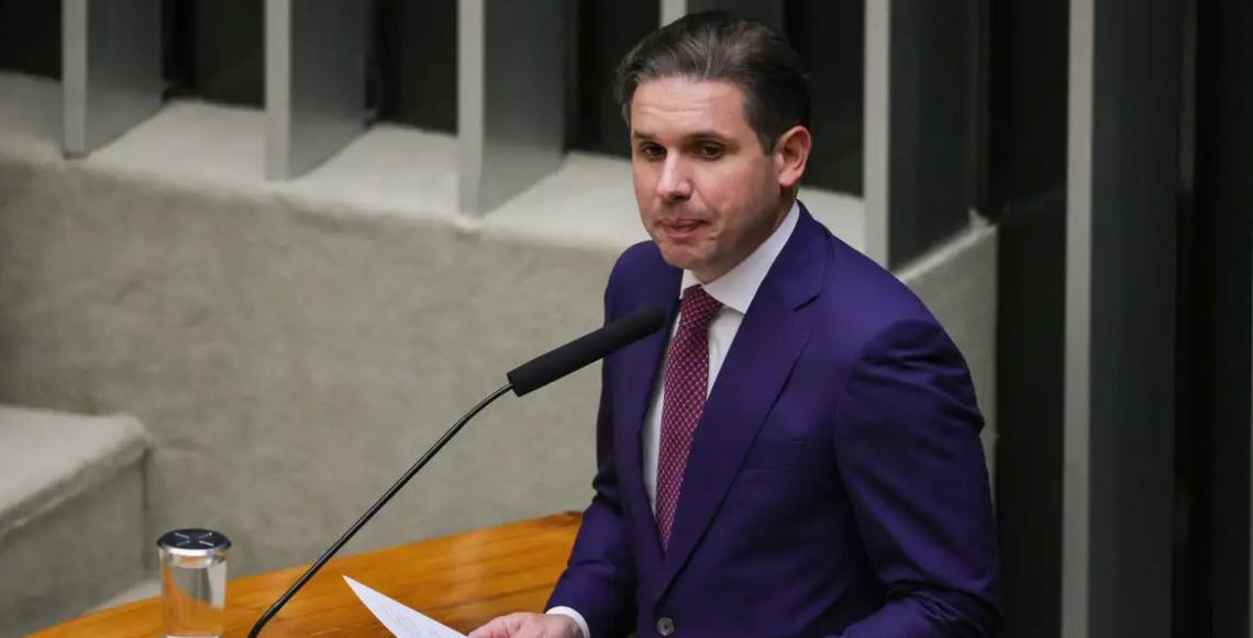 Presidente da Câmara dos Deputados, Hugo Motta promete avançar sobre escala 6x1 e trabalho por aplicativos