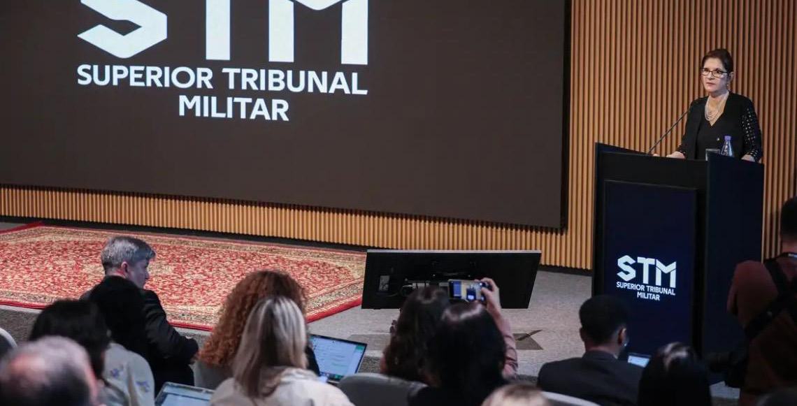 Superior Tribunal Militar recebe pedido de perda de patente de Jair Bolsonaro e mais 4 oficiais