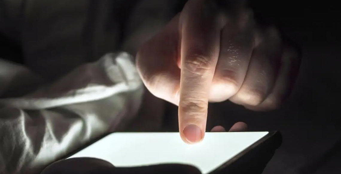 Conteúdos falsos criados com Inteligência Artificial mais que triplicam entre 2024 e 2025