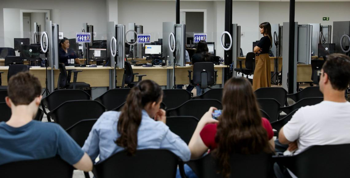 Sem regularizar o título, eleitor pode ser impedido de votar, tomar posse em concurso público e tirar passaporte