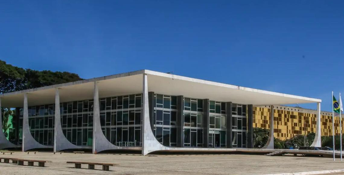 Por unanimidade, o STF derruba lei que criou Programa Escola Sem Partido no Paraná