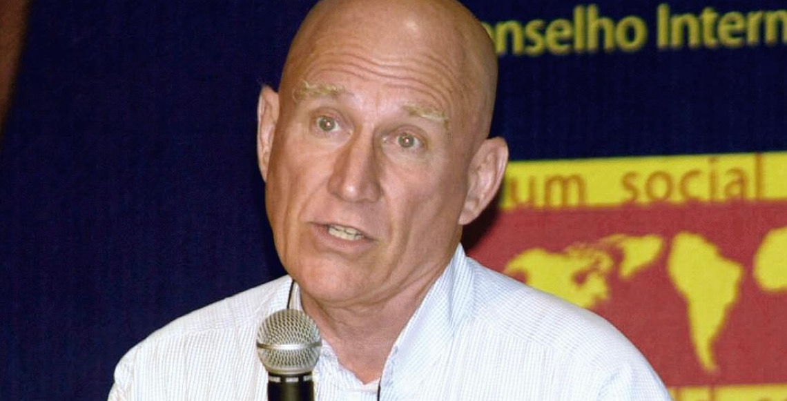 Relação de Sebastião Salgado com Paris é desvelada em mostra na capital francesa