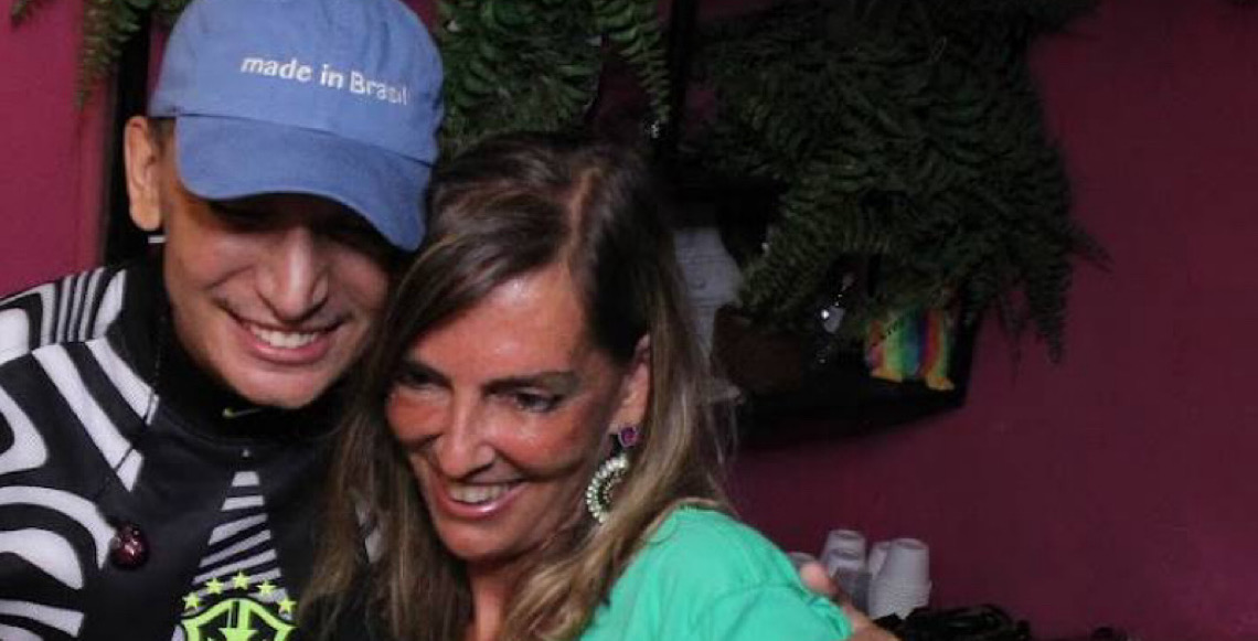 João Gomes interrompe show para homenagear Tatiana Sampaio: 'Obrigado por tudo'