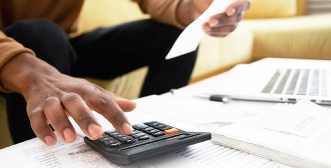 Pontualidade de pagamento dos empréstimos cai para 82,7% entre brasileiros, revela pesquisa