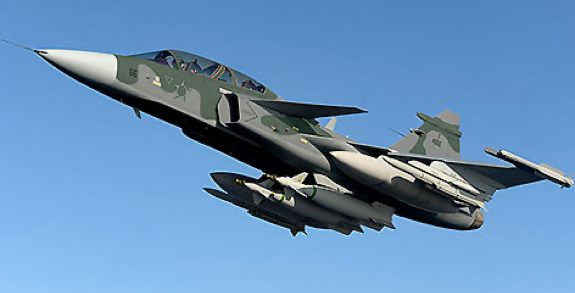 Caças F-39 Gripen entram em operação para proteger espaço aéreo em Brasília