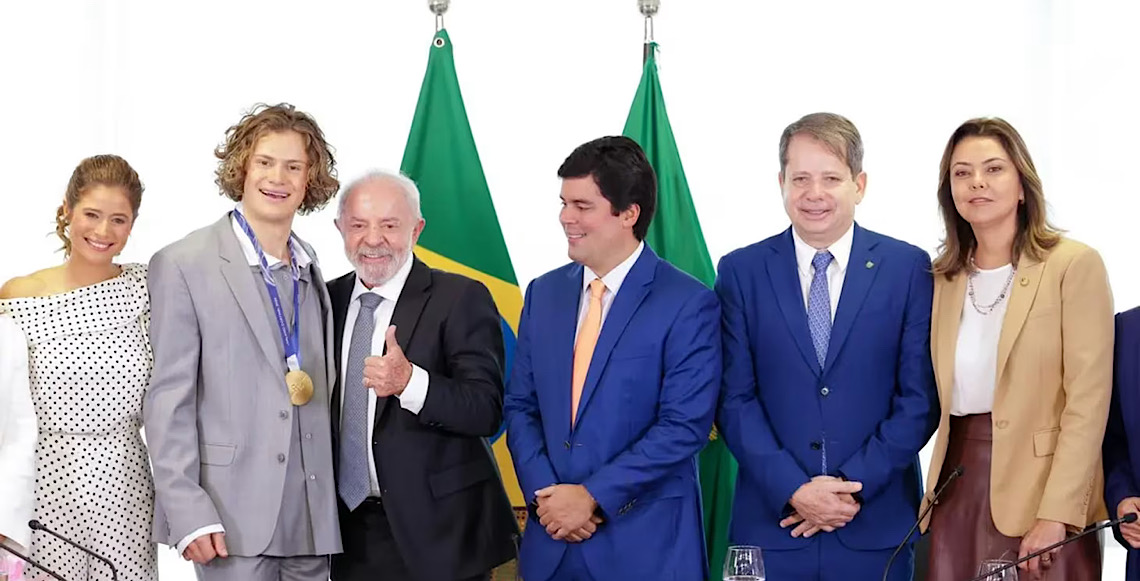 Presidente Lula recebe Lucas Pinheiro, medalha de ouro nos Jogos de Inverno