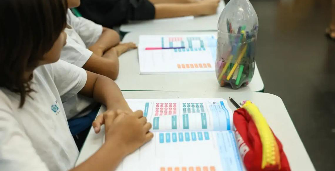 Redução da distorção idade-série: Censo registra queda de 1 milhão de matrículas na educação básica