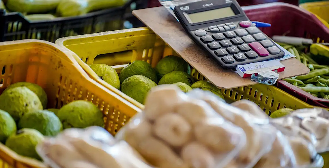 Poder de compra de alimentos cresce no Brasil, mas não retoma patamar pré-pandemia