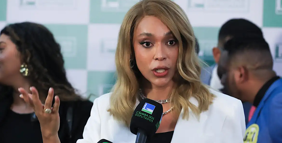 Comissão de Direitos da Mulher da Câmara dos Deputados elege primeira presidente trans 