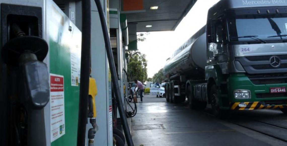 Postos devem informar clientes sobre isenção de impostos e subvenção no diesel, lembra ANP