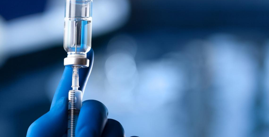 Acordo com empresa chinesa vai ampliar produção de vacinas para o SUS