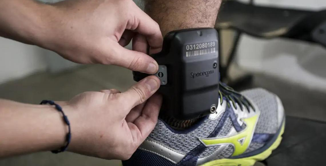 Senado Federal aprova uso imediato de tornozeleira eletrônica por agressor de mulher