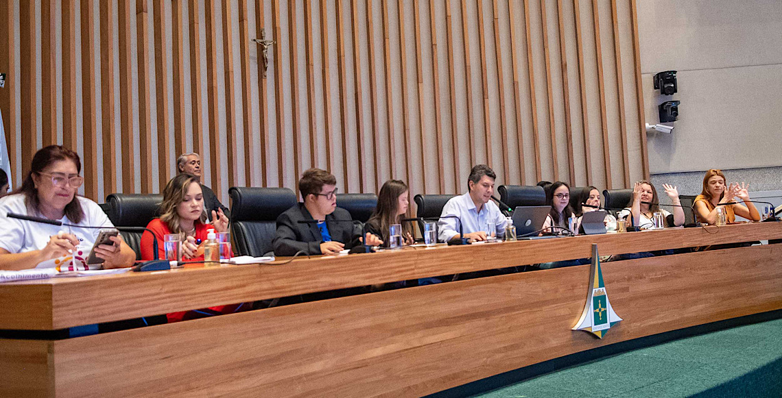 Dia Internacional da Síndrome de Down é celebrado em sessão solene na  Câmara Legislativa do DF