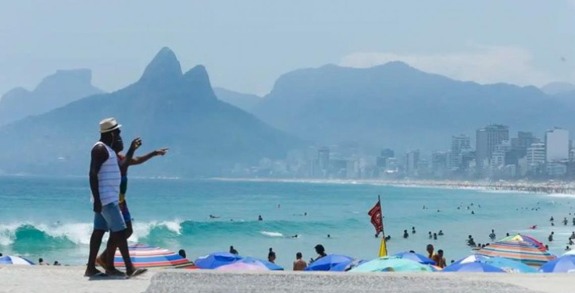 Mais de 2,6 milhões de turistas estrangeiros já escolheram o Brasil como destino em 2026