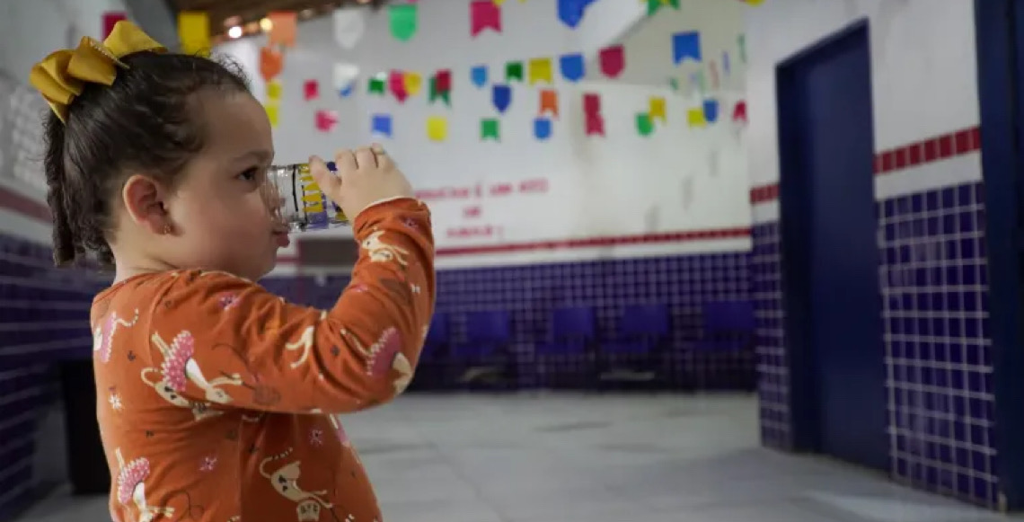 Brasil reduz pela metade o número de escolas sem acesso a água, aponta Unicef