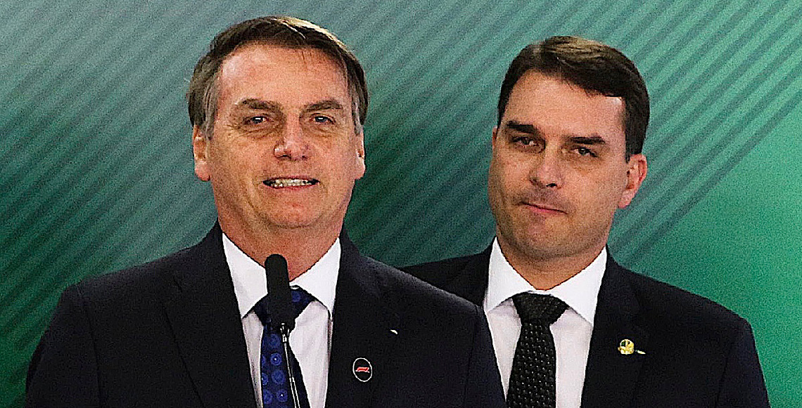 Medo de morrer, crises de soluço e Flávio candidato: Relembre rotina de Bolsonaro na prisão