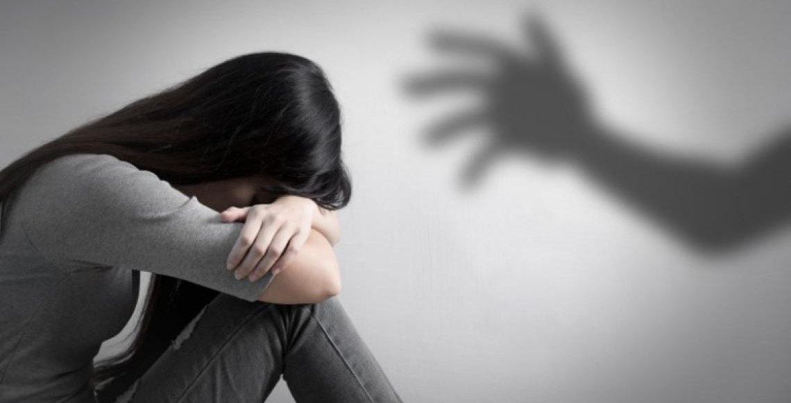 Profissionais de saúde são treinados para identificar sinais de violência contra mulheres e acolher as vítimas no DF