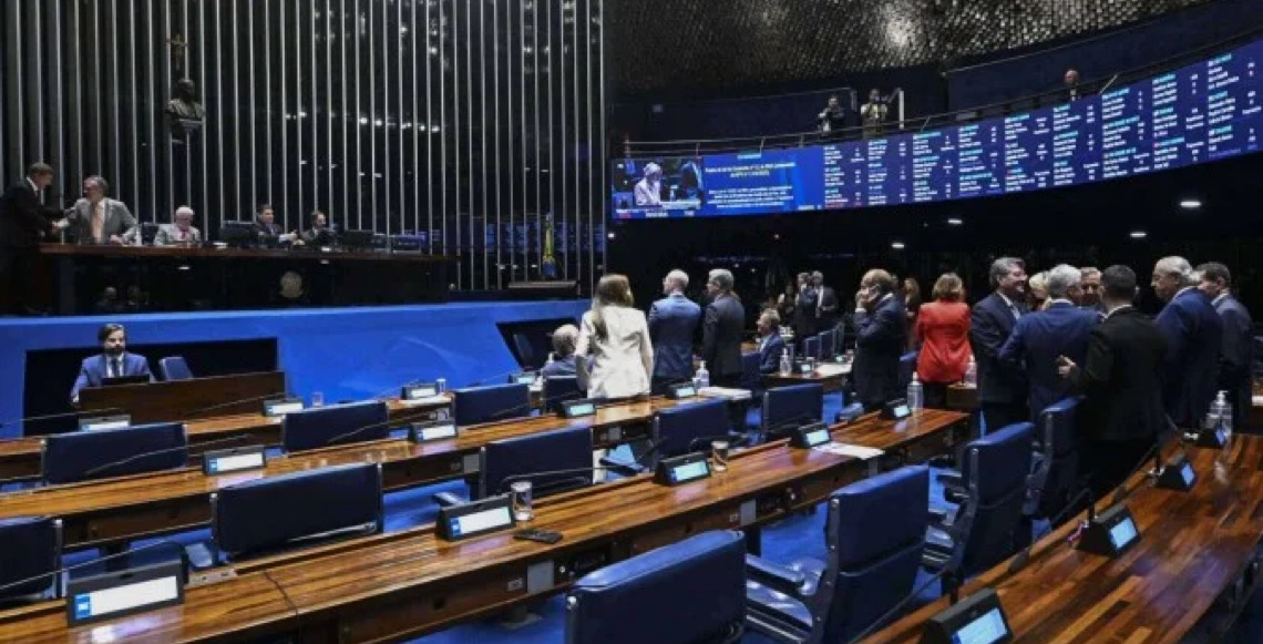 Senado do Brasil aprova crime de vicaricídio com penas que serão de 20 até 40 anos