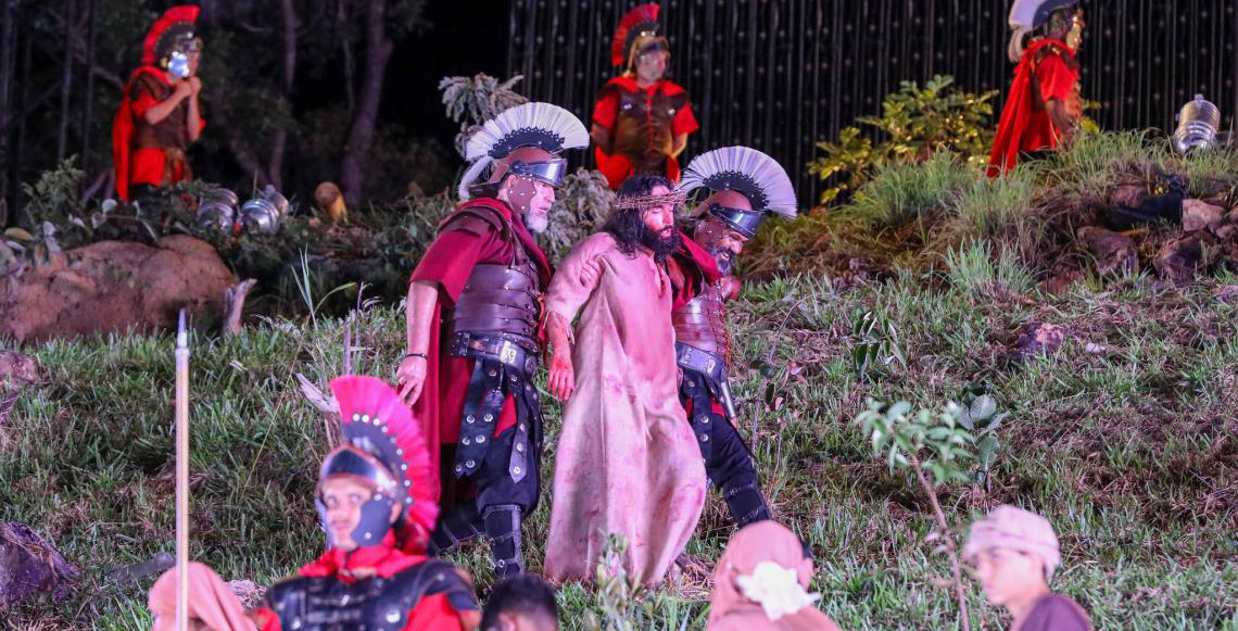 Encenações da Via Sacra marcam a programação da Semana Santa em várias regiões do DF