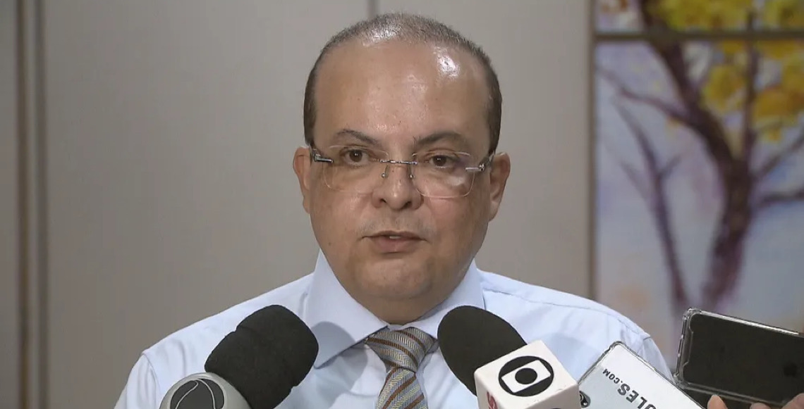 André Mendonça desobriga ex-governador Ibaneis Rocha de comparecer à CPI do Crime Organizado