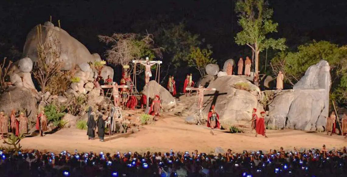 Espetáculo da Paixão de Cristo de Nova Jerusalém, em Pernambuco tem encenações até domingo