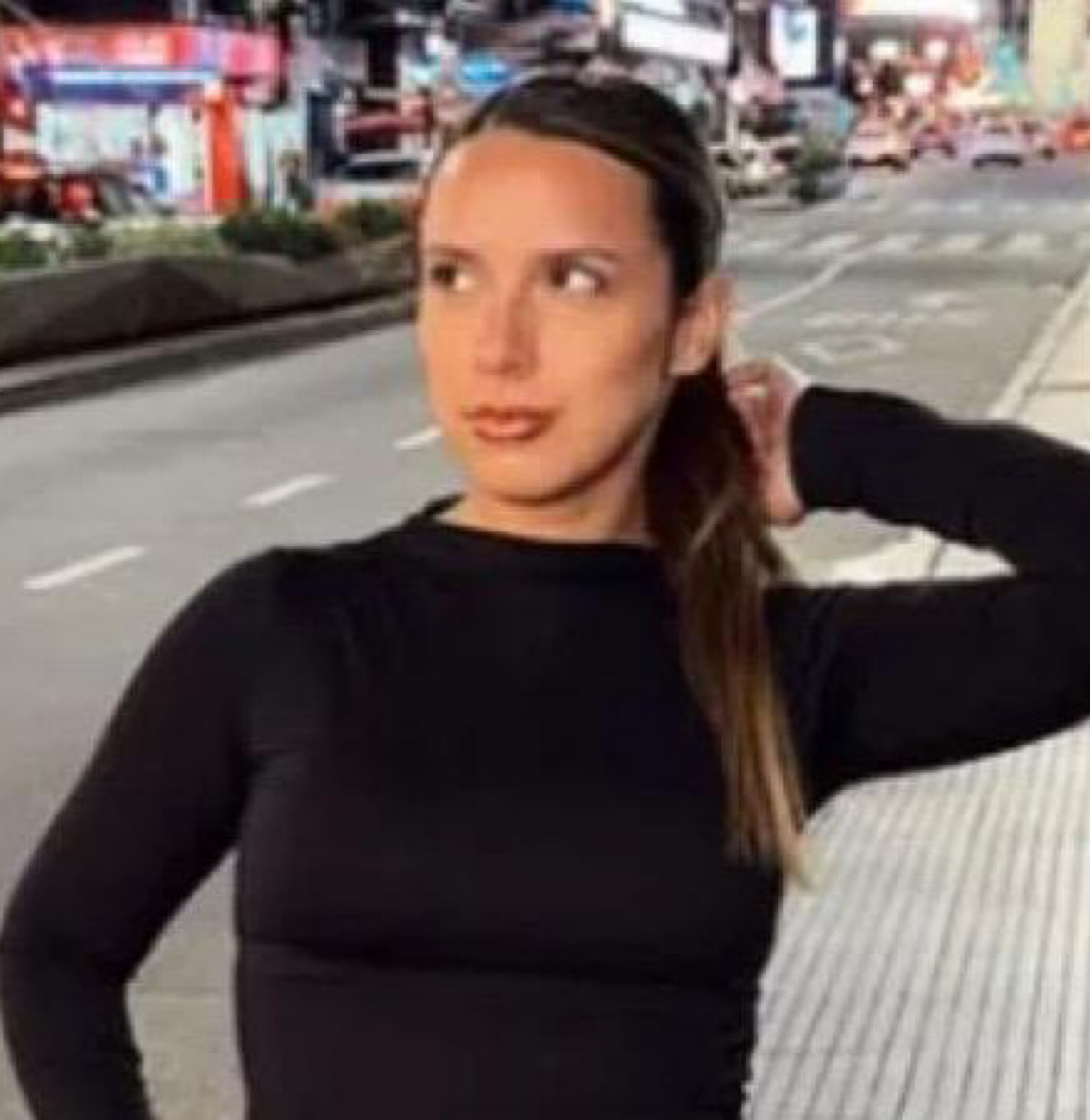 Gesto racista repetido pelo pai de Agostina Páez repercute na imprensa argentina