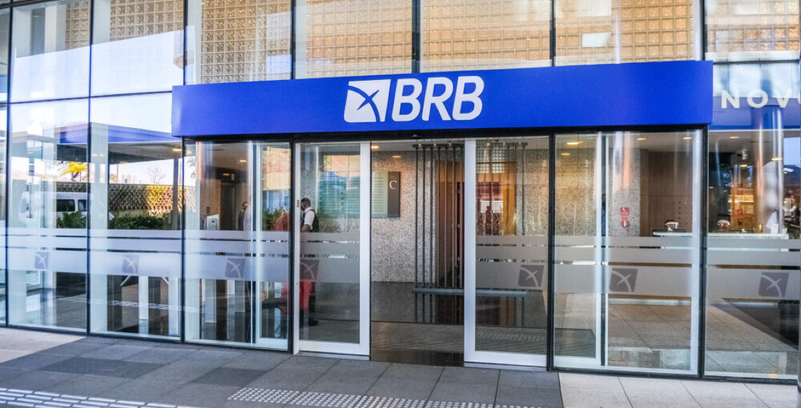 A opinião pessoal de João Zisman sobre politica nacional: Sábado de remendo e vitrine