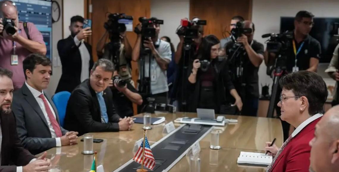 Brasil e EUA: Parceria para combater tráfico internacional de armas e drogas