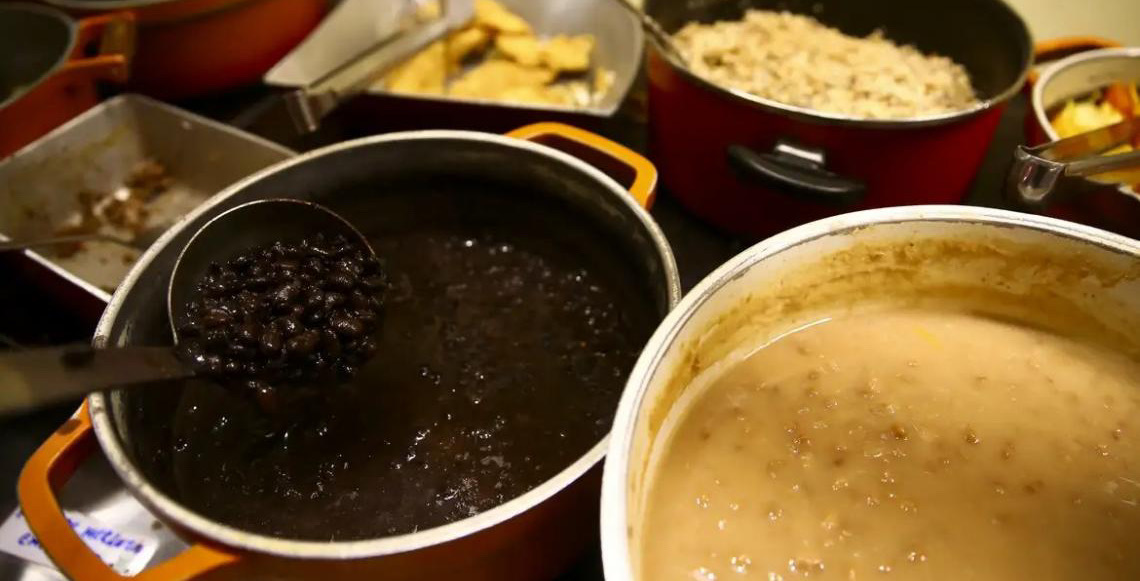 Estudo do Instituto Desiderata alerta para falta de acesso a alimentação saudável em favelas