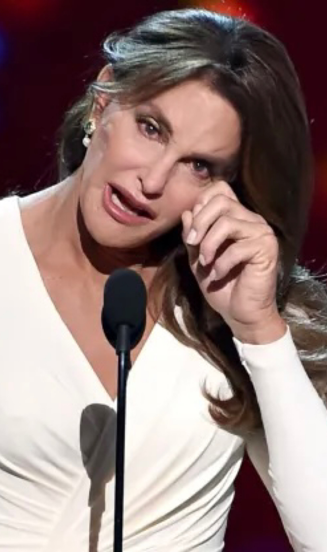 Caitlyn Jenner pede ajuda a Trump após ter gênero trocado em passaporte