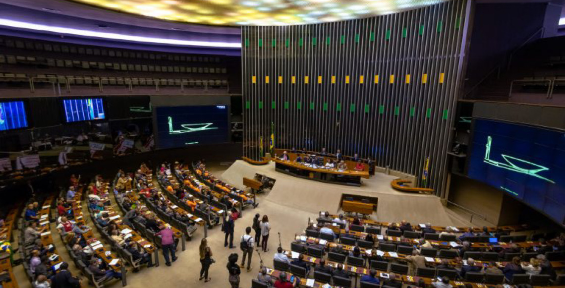 Projeto na Câmara dos Deputados quer punir uso da Justiça para perseguir mulheres