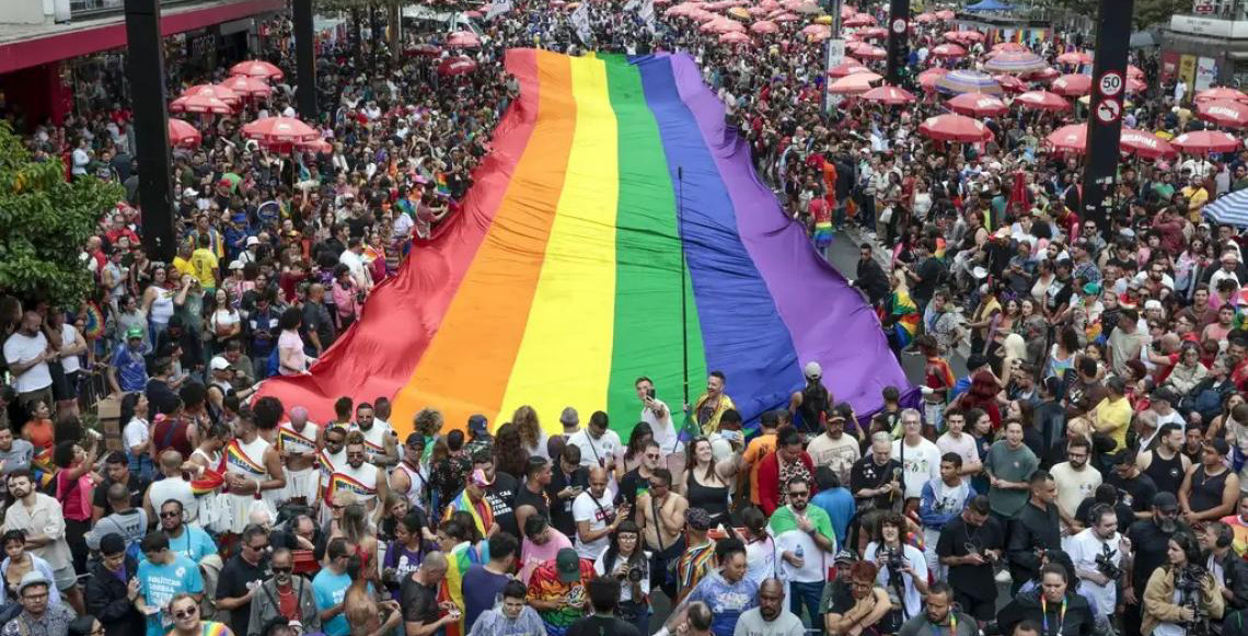 Parada do Orgulho LGBT+ de São Paulo 2026 abordará na Avenida Paulista a importância do voto